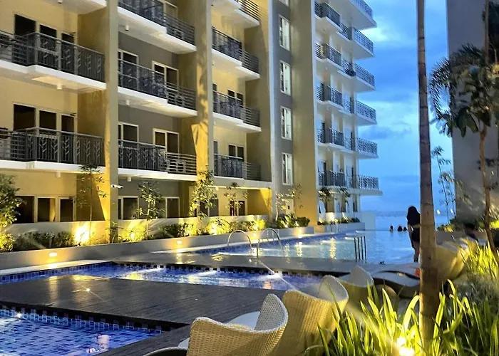 Luxury 1-bedroom Across Okada Apartamento